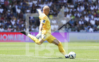 2022-08-07 - Goalkeeper of Toulouse Maxime Dupe during the French championship Ligue 1 football match between Toulouse FC (TFC) and OGC Nice (OGCN) on August 7, 2022 at the Stadium in Toulouse, France - FOOTBALL - FRENCH CHAMP - TOULOUSE V NICE - FRENCH LIGUE 1 - SOCCER