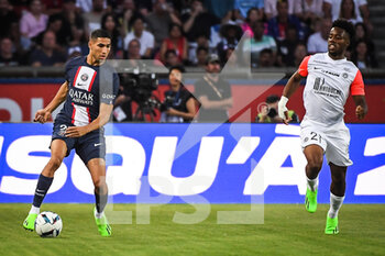 13/08/2022 - Achraf HAKIMI of PSG and Elye WAHI of Montpellier during the French championship Ligue 1 football match between Paris Saint-Germain and Montpellier HSC on August 13, 2022 at Parc des Princes stadium in Paris, France - FOOTBALL - FRENCH CHAMP - PARIS SG V MONTPELLIER - FRENCH LIGUE 1 - CALCIO