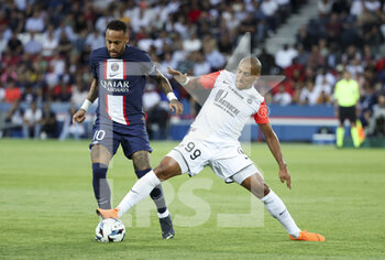 13/08/2022 - Neymar Jr of PSG, Wahbi Khazri of Montpellier during the French championship Ligue 1 football match between Paris Saint-Germain (PSG) and Montpellier HSC (MHSC) on August 13, 2022 at Parc des Princes stadium in Paris, France - FOOTBALL - FRENCH CHAMP - PARIS SG V MONTPELLIER - FRENCH LIGUE 1 - CALCIO