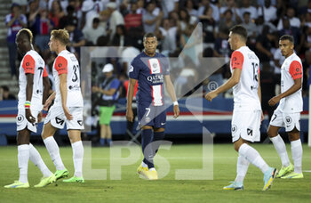 13/08/2022 - Kylian Mbappe of PSG is dejected after missing his penalty kick during the French championship Ligue 1 football match between Paris Saint-Germain (PSG) and Montpellier HSC (MHSC) on August 13, 2022 at Parc des Princes stadium in Paris, France - FOOTBALL - FRENCH CHAMP - PARIS SG V MONTPELLIER - FRENCH LIGUE 1 - CALCIO