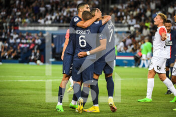 13/08/2022 - Kylian MBAPPE of PSG celebrate his goal with Achraf HAKIMI of PSG and Marco VERRATTI of PSG during the French championship Ligue 1 football match between Paris Saint-Germain and Montpellier HSC on August 13, 2022 at Parc des Princes stadium in Paris, France - FOOTBALL - FRENCH CHAMP - PARIS SG V MONTPELLIER - FRENCH LIGUE 1 - CALCIO