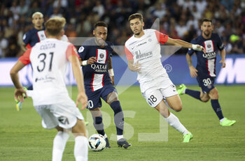 13/08/2022 - Neymar Jr of PSG, Leo Leroy of Montpellier during the French championship Ligue 1 football match between Paris Saint-Germain (PSG) and Montpellier HSC (MHSC) on August 13, 2022 at Parc des Princes stadium in Paris, France - FOOTBALL - FRENCH CHAMP - PARIS SG V MONTPELLIER - FRENCH LIGUE 1 - CALCIO