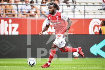 14/08/2022 - Andreaw GRAVILLON of Reims during the French championship Ligue 1 football match between Stade de Reims and Clermont Foot 63 on August 14, 2022 at Auguste Delaune stadium in Reims, France - FOOTBALL - FRENCH CHAMP - REIMS V CLERMONT - FRENCH LIGUE 1 - CALCIO