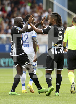 14/08/2022 - Lois Diony of Angers celebrates his goal with Sada Thioub (left) during the French championship Ligue 1 football match between AJ Auxerre (AJA) and Angers SCO on August 14, 2022 at Stade Abbe Deschamps in Auxerre, France - FOOTBALL - FRENCH CHAMP - AUXERRE V ANGERS - FRENCH LIGUE 1 - CALCIO