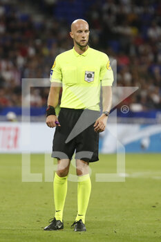2022-08-19 - Referee Eric WATTELLIER during the French championship Ligue 1 football match between Olympique Lyonnais (Lyon) and ESTAC Troyes on August 19, 2022 at Groupama stadium in Decines-Charpieu near Lyon, France - FOOTBALL - FRENCH CHAMP - LYON V TROYES - FRENCH LIGUE 1 - SOCCER