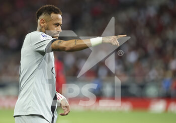 2022-08-21 - Neymar Jr of PSG celebrates his first goal during the French championship Ligue 1 football match between LOSC Lille and Paris Saint-Germain on August 21, 2022 at Stade Pierre Mauroy in Villeneuve-d'Ascq near Lille, France - FOOTBALL - FRENCH CHAMP - LILLE V PARIS SG - FRENCH LIGUE 1 - SOCCER