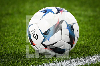 2022-08-27 - Illustration of the Kipsta match ball during the French championship Ligue 1 football match between RC Lens and Stade Rennais (Rennes) on August 27, 2022 at Bollaert-Delelis stadium in Lens, France - FOOTBALL - FRENCH CHAMP - LENS V RENNES - FRENCH LIGUE 1 - SOCCER