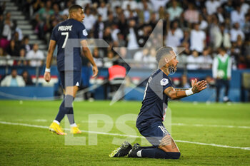 2022-08-28 - NEYMAR JR of PSG and Kylian MBAPPE of PSG look dejected during the French championship Ligue 1 football match between Paris Saint-Germain and AS Monaco on August 28, 2022 at Parc des Princes stadium in Paris, France - FOOTBALL - FRENCH CHAMP - PARIS SG V MONACO - FRENCH LIGUE 1 - SOCCER