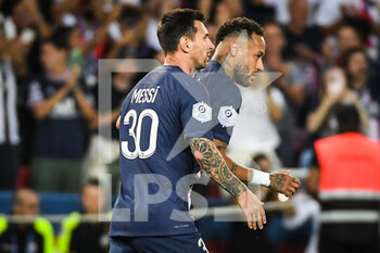 2022-08-28 - NEYMAR JR of PSG celebrate his goal with Lionel (Leo) MESSI of PSG during the French championship Ligue 1 football match between Paris Saint-Germain and AS Monaco on August 28, 2022 at Parc des Princes stadium in Paris, France - FOOTBALL - FRENCH CHAMP - PARIS SG V MONACO - FRENCH LIGUE 1 - SOCCER