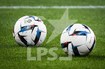 31/08/2022 - Illustration of the Kipsta match balls during the French championship Ligue 1 football match between LOSC Lille and OGC Nice on August 31, 2022 at Pierre Mauroy stadium in Villeneuve-d'Ascq near Lille, France - FOOTBALL - FRENCH CHAMP - LILLE V NICE - FRENCH LIGUE 1 - CALCIO