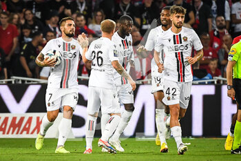 31/08/2022 - Andy DELORT of Nice celebrate his goal with teammates during the French championship Ligue 1 football match between LOSC Lille and OGC Nice on August 31, 2022 at Pierre Mauroy stadium in Villeneuve-d'Ascq near Lille, France - FOOTBALL - FRENCH CHAMP - LILLE V NICE - FRENCH LIGUE 1 - CALCIO