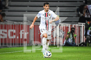 31/08/2022 - Youcef ATAL of Nice during the French championship Ligue 1 football match between LOSC Lille and OGC Nice on August 31, 2022 at Pierre Mauroy stadium in Villeneuve-d'Ascq near Lille, France - FOOTBALL - FRENCH CHAMP - LILLE V NICE - FRENCH LIGUE 1 - CALCIO