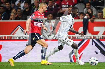 31/08/2022 - Edon ZHEGROVA of Lille and Nicolas PEPE of Nice during the French championship Ligue 1 football match between LOSC Lille and OGC Nice on August 31, 2022 at Pierre Mauroy stadium in Villeneuve-d'Ascq near Lille, France - FOOTBALL - FRENCH CHAMP - LILLE V NICE - FRENCH LIGUE 1 - CALCIO