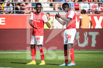 2022-09-04 - Folarin BALOGUN of Reims celebrate his goal with Dion LOPY of Reims during the French championship Ligue 1 football match between Stade de Reims and RC Lens on September 4, 2022 at Auguste Delaune stadium in Reims, France - FOOTBALL - FRENCH CHAMP - REIMS V LENS - FRENCH LIGUE 1 - SOCCER