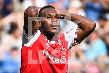 2022-09-04 - Andreaw GRAVILLON of Reims looks dejected during the French championship Ligue 1 football match between Stade de Reims and RC Lens on September 4, 2022 at Auguste Delaune stadium in Reims, France - FOOTBALL - FRENCH CHAMP - REIMS V LENS - FRENCH LIGUE 1 - SOCCER