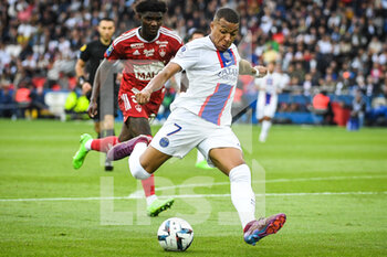 2022-09-10 - Kylian MBAPPE of PSG during the French championship Ligue 1 football match between Paris Saint-Germain and Stade Brestois on September 10, 2022 at Parc des Princes stadium in Paris, France - FOOTBALL - FRENCH CHAMP - PARIS SG V BREST - FRENCH LIGUE 1 - SOCCER