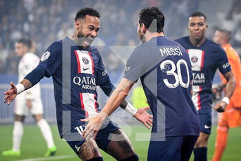 18/09/2022 - Lionel (Leo) MESSI of PSG celebrate his goal with NEYMAR JR of PSG and Kylian MBAPPE of PSG during the French championship Ligue 1 football match between Olympique Lyonnais and Paris Saint-Germain on September 18, 2022 at Groupama Stadium in Decines-Charpieu near Lyon, France - FOOTBALL - FRENCH CHAMP - LYON V PSG - FRENCH LIGUE 1 - CALCIO