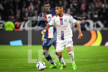 18/09/2022 - Nuno MENDES of PSG and Tete of Lyon during the French championship Ligue 1 football match between Olympique Lyonnais and Paris Saint-Germain on September 18, 2022 at Groupama Stadium in Decines-Charpieu near Lyon, France - FOOTBALL - FRENCH CHAMP - LYON V PSG - FRENCH LIGUE 1 - CALCIO