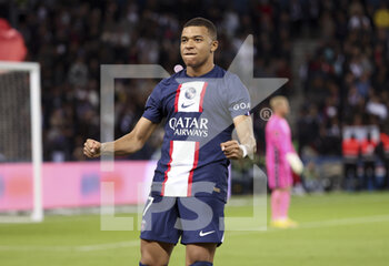 2022-10-01 - Kylian Mbappe of PSG celebrates his goal during the French championship Ligue 1 football match between Paris Saint-Germain (PSG) and OGC Nice (OGCN) on October 1, 2022 at Parc des Princes stadium in Paris, France - FOOTBALL - FRENCH CHAMP - PARIS SG V NICE - FRENCH LIGUE 1 - SOCCER