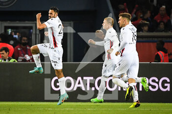 2022-10-01 - Gaetan LABORDE of Nice celebrate his goal with teammates during the French championship Ligue 1 football match between Paris Saint-Germain and OGC Nice on October 1, 2022 at Parc des Princes stadium in Paris, France - FOOTBALL - FRENCH CHAMP - PARIS SG V NICE - FRENCH LIGUE 1 - SOCCER