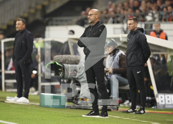 2022-10-02 - Coach of Olympique Lyonnais Peter Bosz during the French championship Ligue 1 football match between RC Lens (RCL) and Olympique Lyonnais (OL, Lyon) on October 2, 2022 at Stade Bollaert-Delelis in Lens, France - FOOTBALL - FRENCH CHAMP - LENS V LYON - FRENCH LIGUE 1 - SOCCER