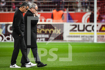 08/10/2022 - Christophe GALTIER of PSG and Luis CAMPOS of PSG during the French championship Ligue 1 football match between Stade de Reims and Paris Saint-Germain on October 8, 2022 at Auguste Delaune stadium in Reims, France - FOOTBALL - FRENCH CHAMP - REIMS V PARIS SG - FRENCH LIGUE 1 - CALCIO