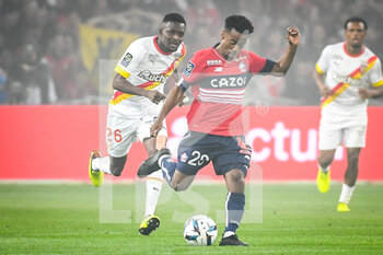 09/10/2022 - Salis ABDUL SAMED of Lens and Angel GOMES of Lille during the French championship Ligue 1 football match between LOSC Lille and RC Lens on October 9, 2022 at Pierre Mauroy stadium in Villeneuve-d'Ascq near Lille, France - FOOTBALL - FRENCH CHAMP - LILLE V LENS - FRENCH LIGUE 1 - CALCIO