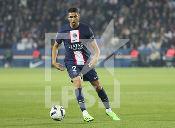 16/10/2022 - Achraf Hakimi of PSG during the French championship Ligue 1 football match between Paris Saint-Germain (PSG) and Olympique de Marseille (OM) on October 16, 2022 at Parc des Princes stadium in Paris, France - FOOTBALL - FRENCH CHAMP - PARIS SG V MARSEILLE - FRENCH LIGUE 1 - CALCIO