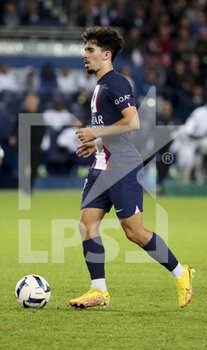 2022-10-16 - Vitinha of PSG during the French championship Ligue 1 football match between Paris Saint-Germain (PSG) and Olympique de Marseille (OM) on October 16, 2022 at Parc des Princes stadium in Paris, France - FOOTBALL - FRENCH CHAMP - PARIS SG V MARSEILLE - FRENCH LIGUE 1 - SOCCER