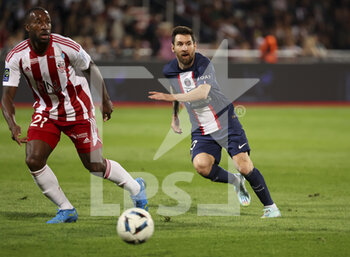 21/10/2022 - Lionel Messi of PSG, Cedric Avinel of Ajaccio during the French championship Ligue 1 football match between AC Ajaccio (ACA) and Paris Saint-Germain (PSG on October 21, 2022 at Stade Francois Coty in Ajaccio, France - FOOTBALL - FRENCH CHAMP - AJACCIO V PARIS SG - FRENCH LIGUE 1 - CALCIO