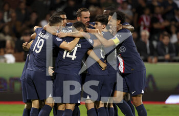 21/10/2022 - Lionel Messi of PSG celebrates his goal with teammates during the French championship Ligue 1 football match between AC Ajaccio (ACA) and Paris Saint-Germain (PSG on October 21, 2022 at Stade Francois Coty in Ajaccio, France - FOOTBALL - FRENCH CHAMP - AJACCIO V PARIS SG - FRENCH LIGUE 1 - CALCIO