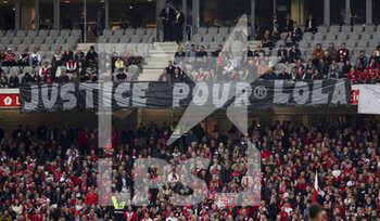 2022-10-23 - Banner 'Justice pour Lola' during the French championship Ligue 1 football match between Lille OSC (LOSC) and AS Monaco (ASM) on October 23, 2022 at Stade Pierre Mauroy in Villeneuve-d'Ascq near Lille, France - FOOTBALL - FRENCH CHAMP - LILLE V MONACO - FRENCH LIGUE 1 - SOCCER