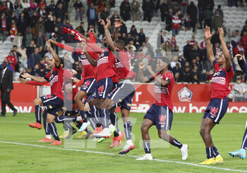 23/10/2022 - Players of Lille celebrate the victory following the French championship Ligue 1 football match between Lille OSC (LOSC) and AS Monaco (ASM) on October 23, 2022 at Stade Pierre Mauroy in Villeneuve-d'Ascq near Lille, France - FOOTBALL - FRENCH CHAMP - LILLE V MONACO - FRENCH LIGUE 1 - CALCIO