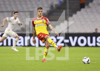 2022-10-22 - Florian Sotoca of Lens during the French championship Ligue 1 football match between Olympique de Marseille (OM) and RC Lens (RCL) on October 22, 2022 at Velodrome stadium in Marseille, France - FOOTBALL - FRENCH CHAMP - MARSEILLE V LENS - FRENCH LIGUE 1 - SOCCER