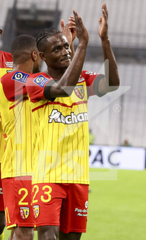 2022-10-22 - Ismael Boura of Lens celebrates the victory following the French championship Ligue 1 football match between Olympique de Marseille (OM) and RC Lens (RCL) on October 22, 2022 at Velodrome stadium in Marseille, France - FOOTBALL - FRENCH CHAMP - MARSEILLE V LENS - FRENCH LIGUE 1 - SOCCER