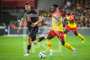 2022-10-28 - Stijn SPIERINGS of Toulouse and David PEREIRA DA COSTA of Lens during the French championship Ligue 1 football match between RC Lens and Toulouse FC on October 28, 2022 at Bollaert-Delelis stadium in Lens, France - FOOTBALL - FRENCH CHAMP - LENS V TOULOUSE - FRENCH LIGUE 1 - SOCCER