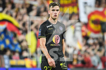 28/10/2022 - Thijs DALLINGA of Toulouse during the French championship Ligue 1 football match between RC Lens and Toulouse FC on October 28, 2022 at Bollaert-Delelis stadium in Lens, France - FOOTBALL - FRENCH CHAMP - LENS V TOULOUSE - FRENCH LIGUE 1 - CALCIO