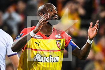 28/10/2022 - Seko FOFANA of Lens looks dejected during the French championship Ligue 1 football match between RC Lens and Toulouse FC on October 28, 2022 at Bollaert-Delelis stadium in Lens, France - FOOTBALL - FRENCH CHAMP - LENS V TOULOUSE - FRENCH LIGUE 1 - CALCIO