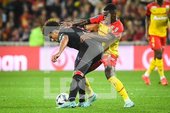 28/10/2022 - Zakaria ABOUKHLAL of Toulouse and David PEREIRA DA COSTA of Lens during the French championship Ligue 1 football match between RC Lens and Toulouse FC on October 28, 2022 at Bollaert-Delelis stadium in Lens, France - FOOTBALL - FRENCH CHAMP - LENS V TOULOUSE - FRENCH LIGUE 1 - CALCIO