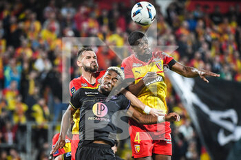 28/10/2022 - Jonathan GRADIT of Lens, Ado ONAIWU of Toulouse and Kevin DANSO of Lens during the French championship Ligue 1 football match between RC Lens and Toulouse FC on October 28, 2022 at Bollaert-Delelis stadium in Lens, France - FOOTBALL - FRENCH CHAMP - LENS V TOULOUSE - FRENCH LIGUE 1 - CALCIO
