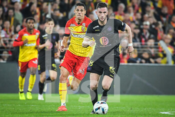 28/10/2022 - Florian SOTOCA of Lens and Branco VAN DEN BOOMEN of Toulouse during the French championship Ligue 1 football match between RC Lens and Toulouse FC on October 28, 2022 at Bollaert-Delelis stadium in Lens, France - FOOTBALL - FRENCH CHAMP - LENS V TOULOUSE - FRENCH LIGUE 1 - CALCIO