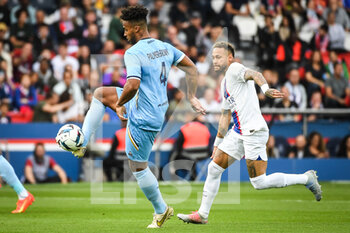 2022-10-29 - Erik PALMER-BROWN of ESTAC Troyes and NEYMAR JR of PSG during the French championship Ligue 1 football match between Paris Saint-Germain and ESTAC Troyes on October 29, 2022 at Parc des Princes stadium in Paris, France - FOOTBALL - FRENCH CHAMP - PARIS SG V TROYES - FRENCH LIGUE 1 - SOCCER