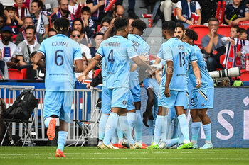 2022-10-29 - Mama BALDE of ESTAC Troyes celebrate his goal with teammates during the French championship Ligue 1 football match between Paris Saint-Germain and ESTAC Troyes on October 29, 2022 at Parc des Princes stadium in Paris, France - FOOTBALL - FRENCH CHAMP - PARIS SG V TROYES - FRENCH LIGUE 1 - SOCCER