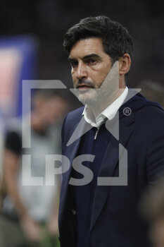2022-10-30 - Paulo RODRIGUES FONSECA coach of Lille during the French championship Ligue 1 football match between Olympique Lyonnais (Lyon) and LOSC Lille on October 30, 2022 at Groupama stadium in Decines-Charpieu near Lyon, France - FOOTBALL - FRENCH CHAMP - LYON V LILLE - FRENCH LIGUE 1 - SOCCER
