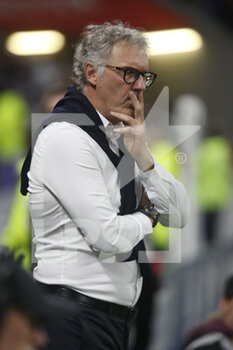 2022-10-30 - Laurent BLANC coach of Lyon during the French championship Ligue 1 football match between Olympique Lyonnais (Lyon) and LOSC Lille on October 30, 2022 at Groupama stadium in Decines-Charpieu near Lyon, France - FOOTBALL - FRENCH CHAMP - LYON V LILLE - FRENCH LIGUE 1 - SOCCER