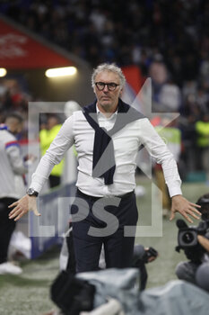 2022-10-30 - Laurent BLANC coach of Lyon during the French championship Ligue 1 football match between Olympique Lyonnais (Lyon) and LOSC Lille on October 30, 2022 at Groupama stadium in Decines-Charpieu near Lyon, France - FOOTBALL - FRENCH CHAMP - LYON V LILLE - FRENCH LIGUE 1 - SOCCER
