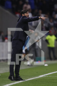 2022-10-30 - Paulo RODRIGUES FONSECA coach of Lille during the French championship Ligue 1 football match between Olympique Lyonnais (Lyon) and LOSC Lille on October 30, 2022 at Groupama stadium in Decines-Charpieu near Lyon, France - FOOTBALL - FRENCH CHAMP - LYON V LILLE - FRENCH LIGUE 1 - SOCCER