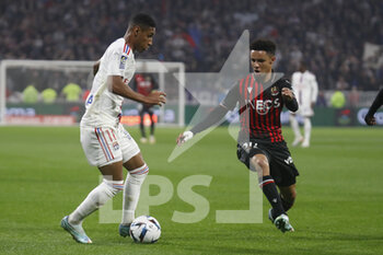 2022-11-11 - Cardoso TETE of Lyon and Sofiane DIOP of Nice during the French championship Ligue 1 football match between Olympique Lyonnais (Lyon) and OGC Nice on November 11, 2022 at Groupama stadium in Decines-Charpieu near Lyon, France - FOOTBALL - FRENCH CHAMP - LYON V NICE - FRENCH LIGUE 1 - SOCCER