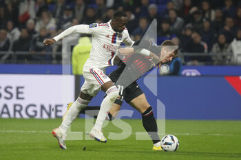 2022-11-11 - Ross BARKLEY of Nice and Sinaly DIOMANDE of Lyon during the French championship Ligue 1 football match between Olympique Lyonnais (Lyon) and OGC Nice on November 11, 2022 at Groupama stadium in Decines-Charpieu near Lyon, France - FOOTBALL - FRENCH CHAMP - LYON V NICE - FRENCH LIGUE 1 - SOCCER
