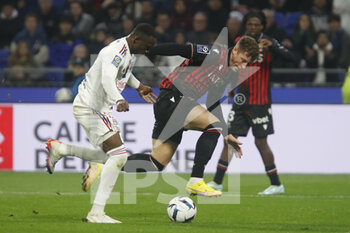 2022-11-11 - Ross BARKLEY of Nice and Sinaly DIOMANDE of Lyon during the French championship Ligue 1 football match between Olympique Lyonnais (Lyon) and OGC Nice on November 11, 2022 at Groupama stadium in Decines-Charpieu near Lyon, France - FOOTBALL - FRENCH CHAMP - LYON V NICE - FRENCH LIGUE 1 - SOCCER